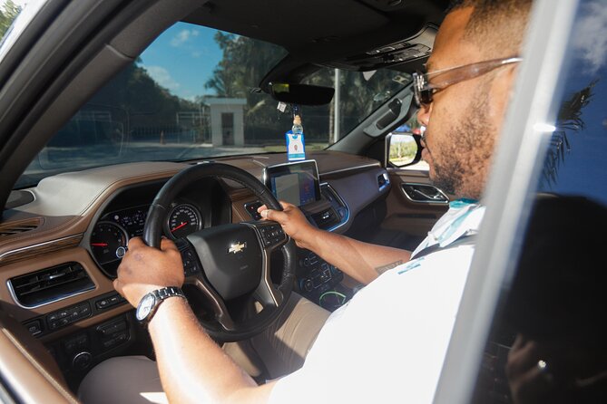 Round trip transfer from Punta Cana Airport to Bávaro - Punta Cana Airport arrival: how you find your driver fast