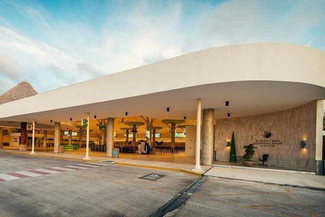 Roundtrip Private Transfers from Punta Cana Airport (PUJ) - Airport pickup outside PUJ: how to meet your driver fast