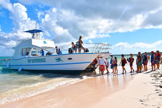 Sabina del Mar Party Boat VIP - Punta Cana by Boat: What Makes This Cruise Feel Like a Day Off