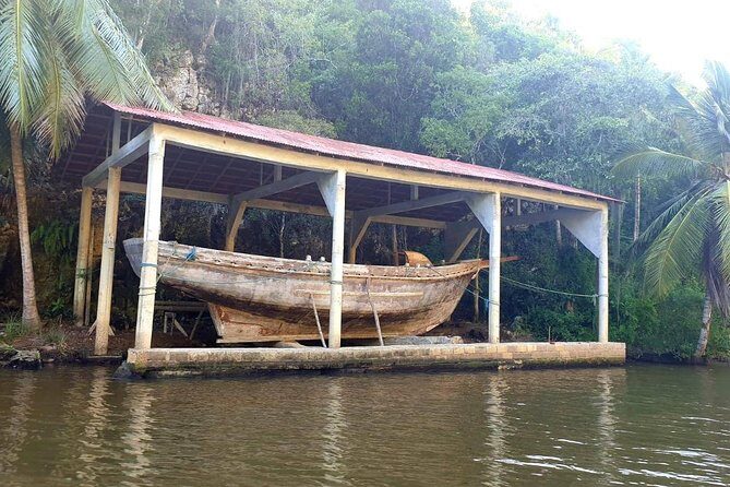 Safari discovery to Boca De Yuma – Nature, Discovery And History Of A Population - Cigar and agrarian village visits: local work, explained simply