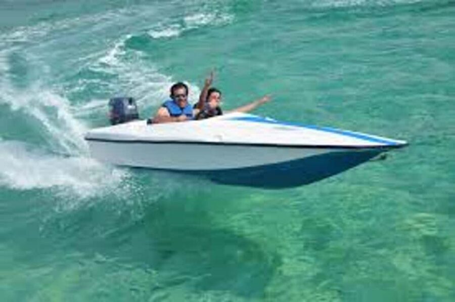 Sailing Splash Tour Speedboat, Snorkel, and Catamaran - A 4-Hour Punta Cana Water-Adventure That Feels Like a Bond Movie