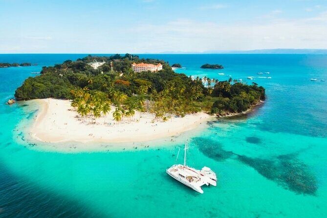 Samaná Experience Whale – The Lemon Waterfall & Bacardi Island - El Limón waterfall by safari truck and horseback descent
