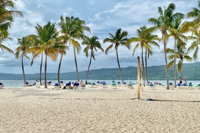 Samana from Punta Cana - Full Day - Food at the ranch: a traditional break between water and town