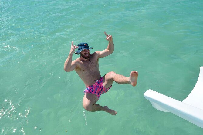 Sand-Bar Punta Cana Party Boat unlimited drinks, snorkeling Vibes - Cruise to the natural pool: the first payoff