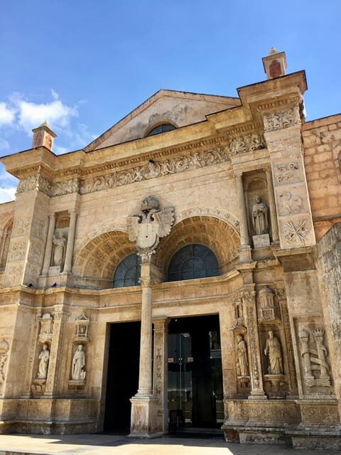 Santo Domingo: All Inclusive Day Trip from Punta Cana - Alcázar de Colón and the Cathedral: Two Stops That Anchor the Afternoon