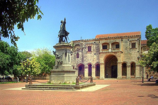 Santo Domingo City Tours Full Day From Punta Cana - El Conde Street: The Colonial Stroll You Can Actually Enjoy