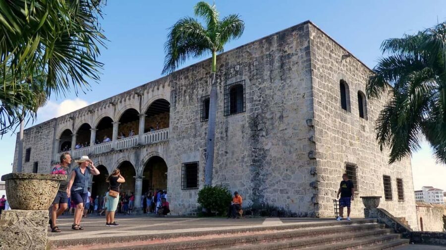 Santo Domingo Historical City Tour: Explore the Heritage - Hotel Pickup and the Quick Start: From Your Lobby to Calle las Damas