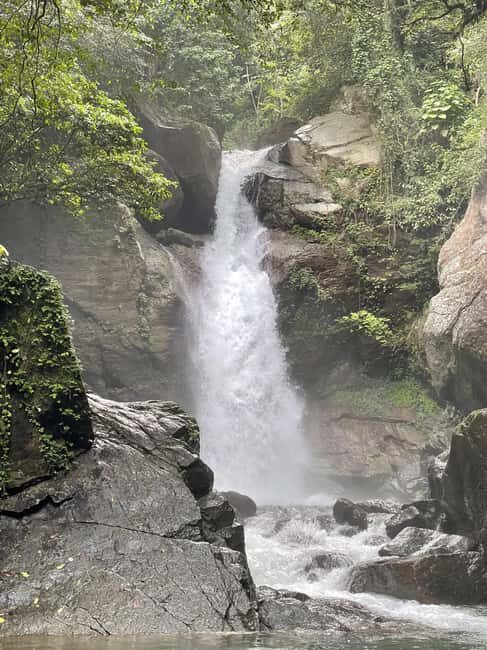 Santo Domingo: Paradisiac Waterfall & Lunch Cooked Over Wood - Guides and Pace: Why Domingo and Juan Are Mentioned So Often