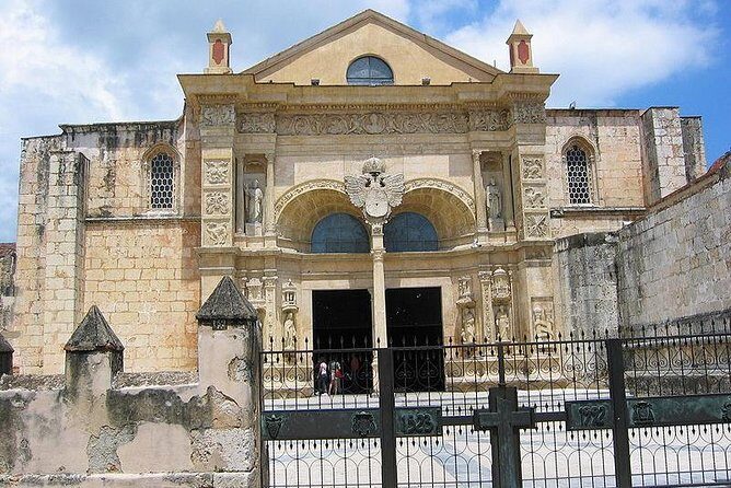 Santo Domingo Sightseeing Tour - San Francisco Monastery Ruins: World Heritage Without the Fuss