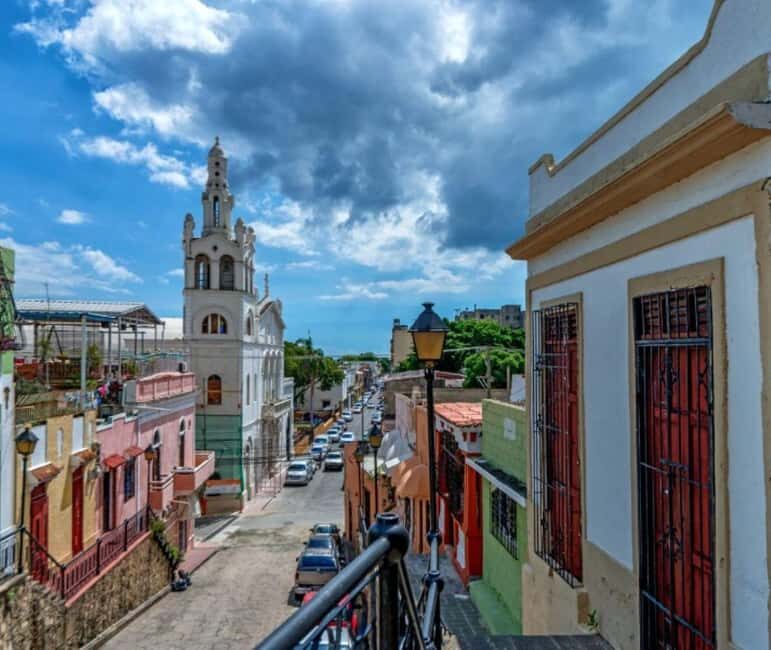 Santo Domingo: Small Group Tour with Cable Car from Bayahibe - Lunch in Santo Domingo: Included, Local, and Actually Helpful