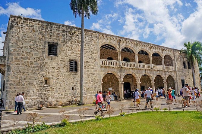 Santo Domingo Tour From Punta Cana - Zona Colonial, Los Tres Ojos - National Palace stop and the Columbus Lighthouse viewpoint