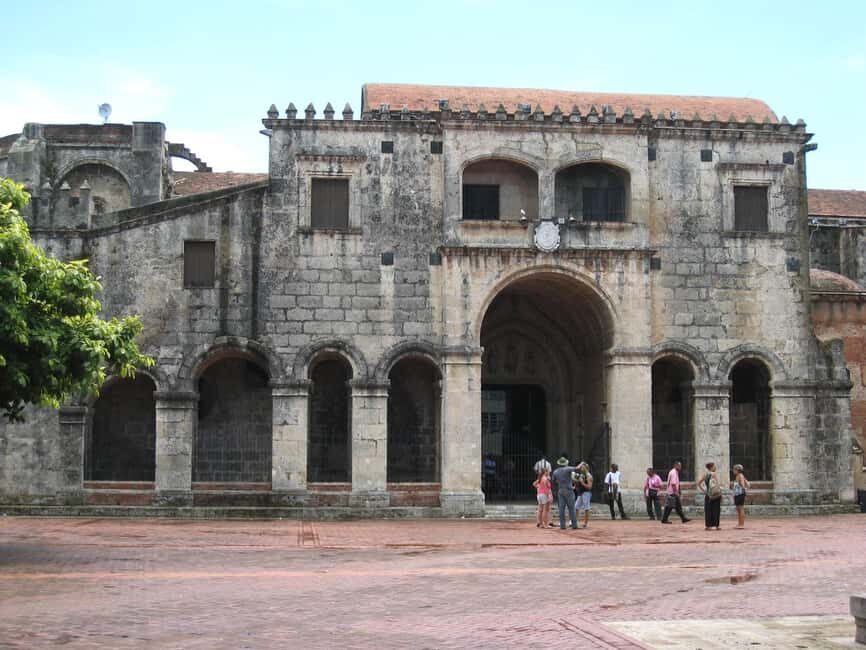 Santo Domingo Tour with caves from Punta Cana - Ciudad Colonial: 1 Hour of Guided Stops Plus a 30-Minute Break