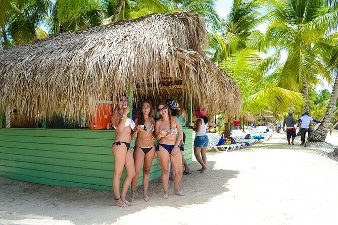Saona Bayahibe Island Day Trip - Playa Palmilla natural pool: knees-deep scenery you’ll remember