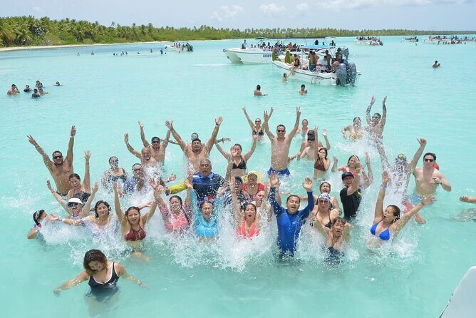 Saona Catamaran Cruise with Lunch and Natural Swimming Pool - The return from Saona to Punta Cana: boat handling and how it affects the mood