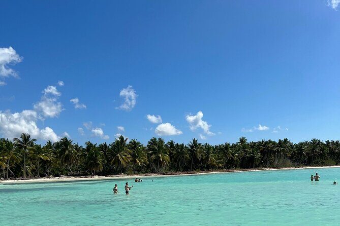 Saona Island and Chavon River Tour with Lunch and Drinks - Marina Casa de Campo: a quick luxury stop with celebrity-villa energy