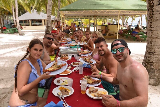 Saona Island Caramaran Adventure from Punta Cana With Lunch - Isla Saona Time: Your 3.5 Hours of Beach Escape