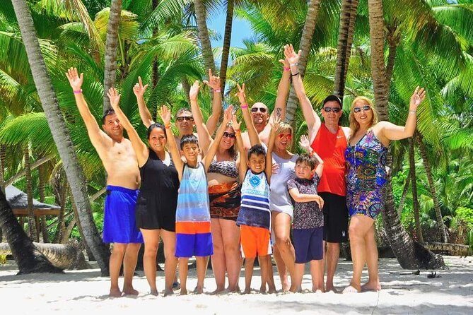 Saona Island Day Trip + Lobsters Included - The private-tour feel (and what max group size really means)