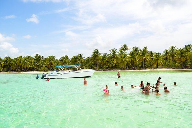 Saona Island Day Trip + Lobsters & Wine Included - Lobsters, wine, beer, rum, and soft drinks: what the included meal means