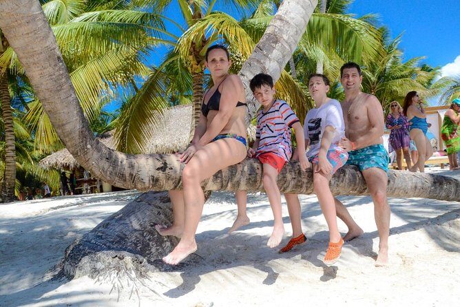 Saona Island Paradise Full Day - all inclusive. From Punta Cana & Bayahibe - Lunch at 1:00 pm buffet: what’s included and how to time it