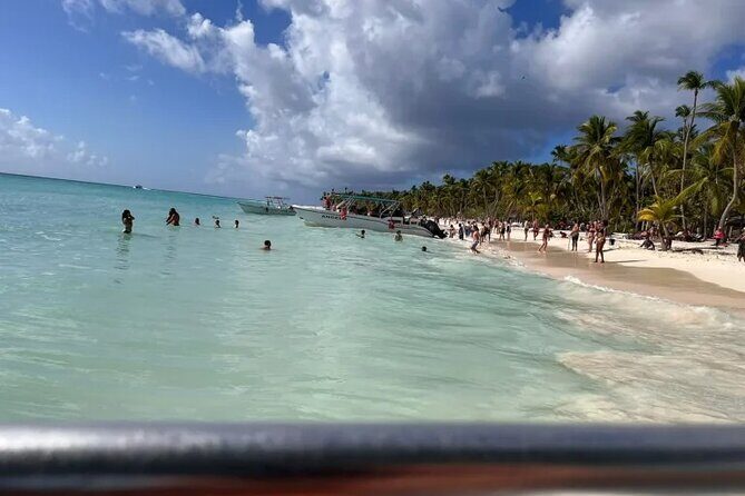 Saona Island : Punta Cana All Inclusive - Air-conditioned comfort and staff support (including Yeimi)