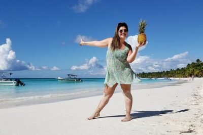 Saona Island Tour Catamaran Buffet Lunch & Full Day Trip - Transfers and catamaran logistics: the bus, the boats, and the crowd factor