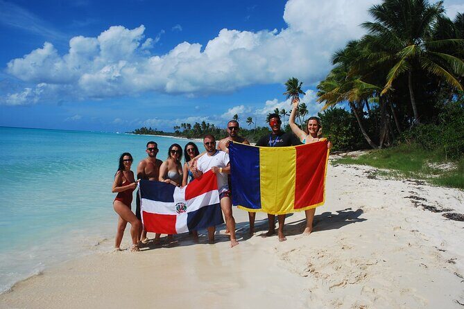 Saona Relax Tour - The boat ride to Saona: catamaran vs speedboat
