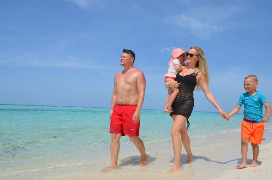 Saona Special Tour: 4 Beaches with Canto from Punta Cana - Food, drinks, and the photo option: plan one small decision
