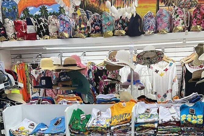 Shopping or souvenirs in Plaza Bávaro - Key points to know before you go