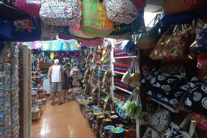Shopping or souvenirs in Plaza Bávaro - Price and Value: Why $5 Can Be a Smart Move