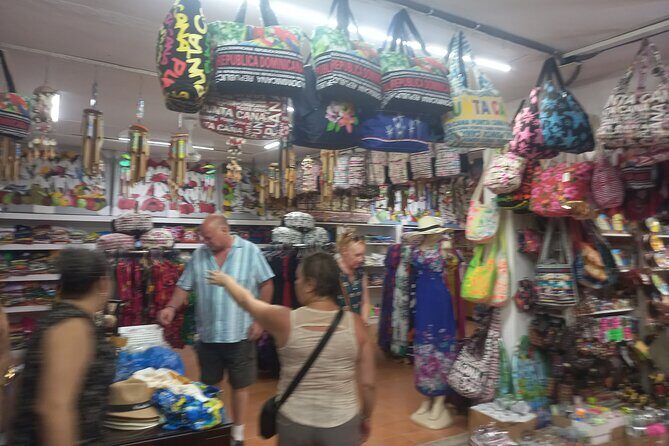 Shopping or souvenirs in Plaza Bávaro - Tips to Make Your 3 Hours Actually Work
