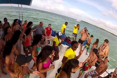 Snuba Snorkelking Parasailing and Catamaran Pack - Parasailing: the above-water payoff
