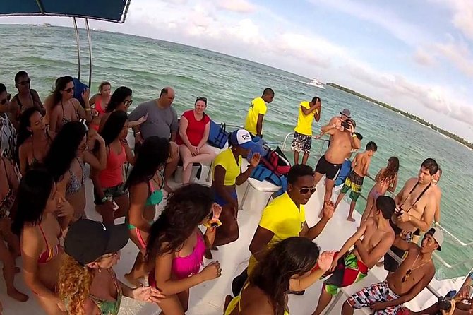 Snuba Snorkelking Parasailing and Catamaran Pack - Parasailing: the above-water payoff