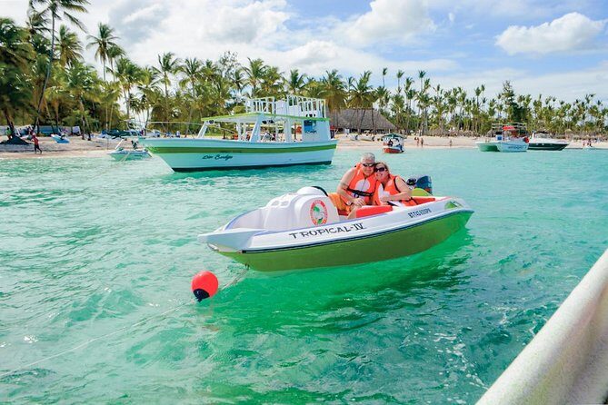 Speed Boat - from Punta Cana! - The souvenir stop issue: know what you might face