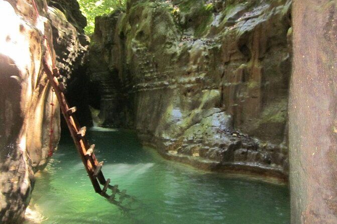 Tour To The Damajagua Waterfalls - Stop 3 in Imbert: tropical fruits, cigar factory, and a welcome drink