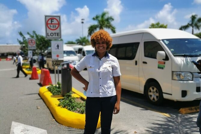 Transfer from Punta Cana Airport, Taxi, to Hotels in Bavaro Punta Cana - The Pickup Moment: Signs, Name Checks, and Quick Handoffs