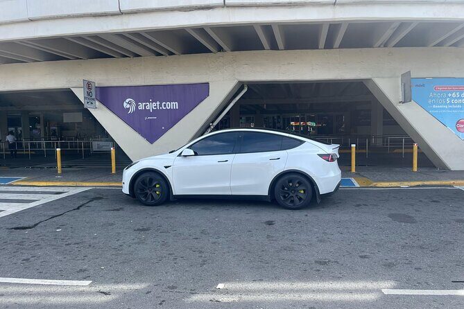 Transfer in Tesla from SDQ Airport to Santo Domingo - Practical tips to make pickup even smoother