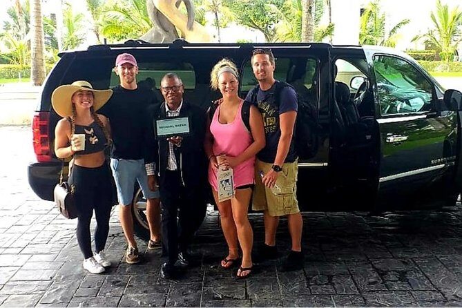 Transfers From Punta Cana Airport (PUJ)<=> To All Place at Uvero Alto Punta Cana - Finding your driver fast at PUJ (even with delays)