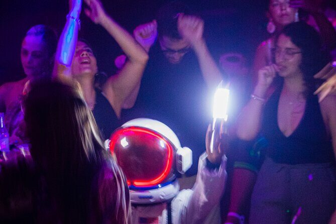 Tropicalia Disco – Party Night – Nightclub - The DJ sets and dance floor: how to get the most out of the first hour