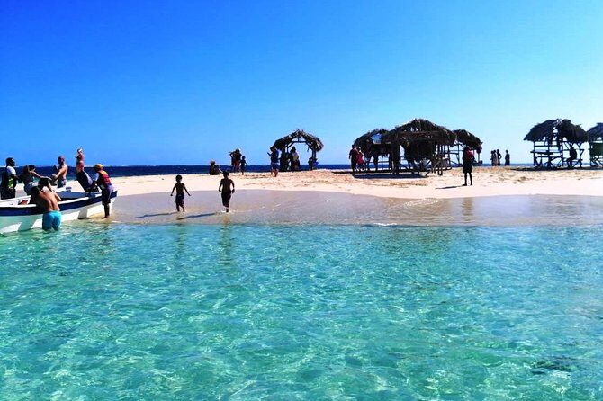 VIP tour to Paradise Island & The Mangroves - Playa Ensenada Lunch: A Beachside Buffet Break That Actually Resets You