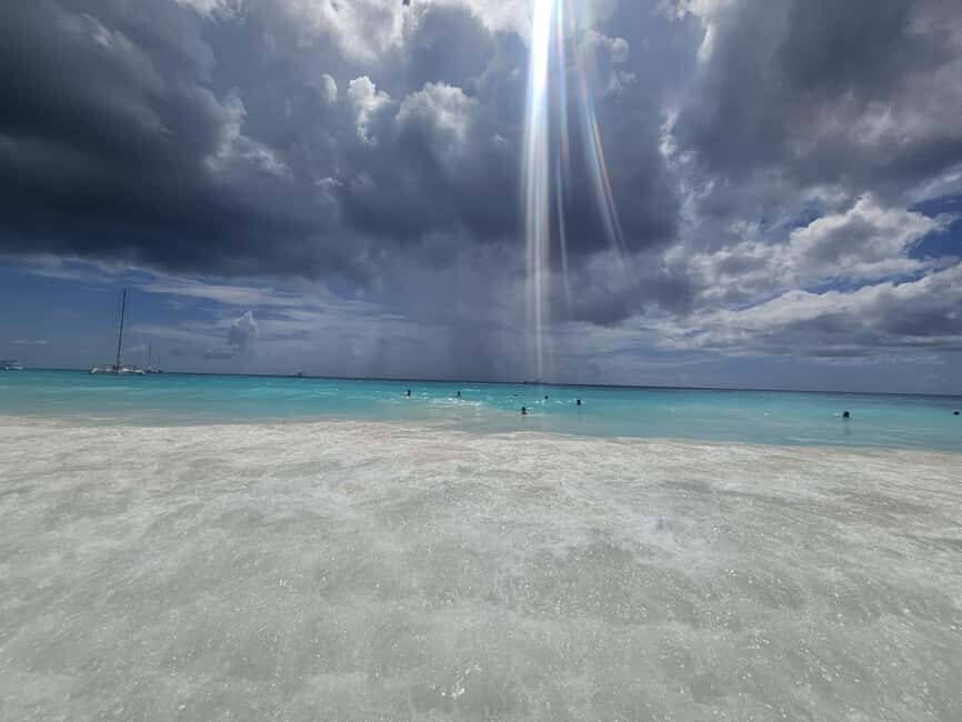 VIP tour to Saona Island by speedboat with a visit to paradise beaches - Transport and timing: why the 11 hours can be worth it
