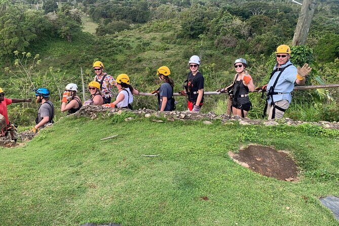 Zip line with 7 waterfall - Hiking up to Damaguagua: the 27 puddles before the falls
