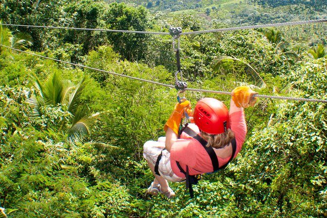 Zipline Adventure in El Limón - Guides, Safety Gear, and the Human Touch (Chocolate and Crew)